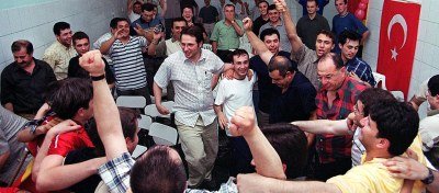 80 de suporteri turci si elvetieni arestati la EURO!