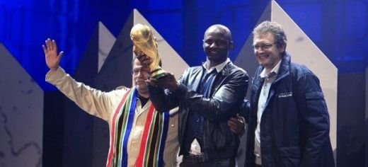 Italienii acuza FIFA: A fost o GAFA cand Vieira a inmanat trofeul. Italia l-a castigat in 2006