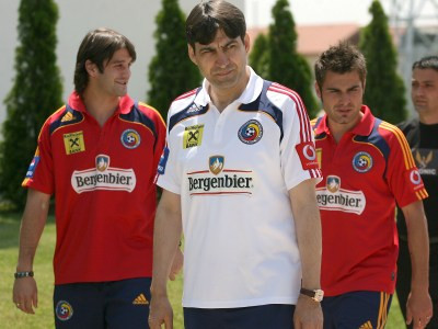 Piturca nu mizeaza pe Mutu si Chivu cu Franta