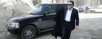 Mutu imi datoreaza peste 400 mii &acirc;&sbquo;&not;!