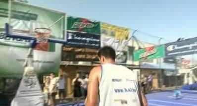 Jabulani e perfecta pentru baschet: Se muleaza pe cos