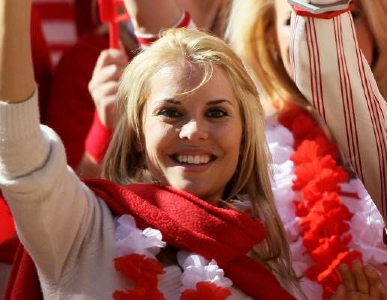 Fanele Olandei au fost scoase cu FORTA de pe stadion si amenintate cu inchisoarea! Vezi de ce:_16