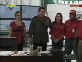 VIDEO / Hugo Chavez s-a apucat de fotbal si se compara cu Messi!