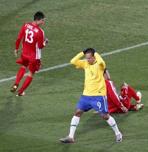 Brazilia, descatusata de super golul lui Maicon! Brazilia 2-1 Coreea de Nord! Vezi rezumat_24