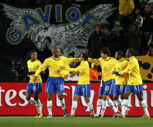 Brazilia, descatusata de super golul lui Maicon! Brazilia 2-1 Coreea de Nord! Vezi rezumat_33