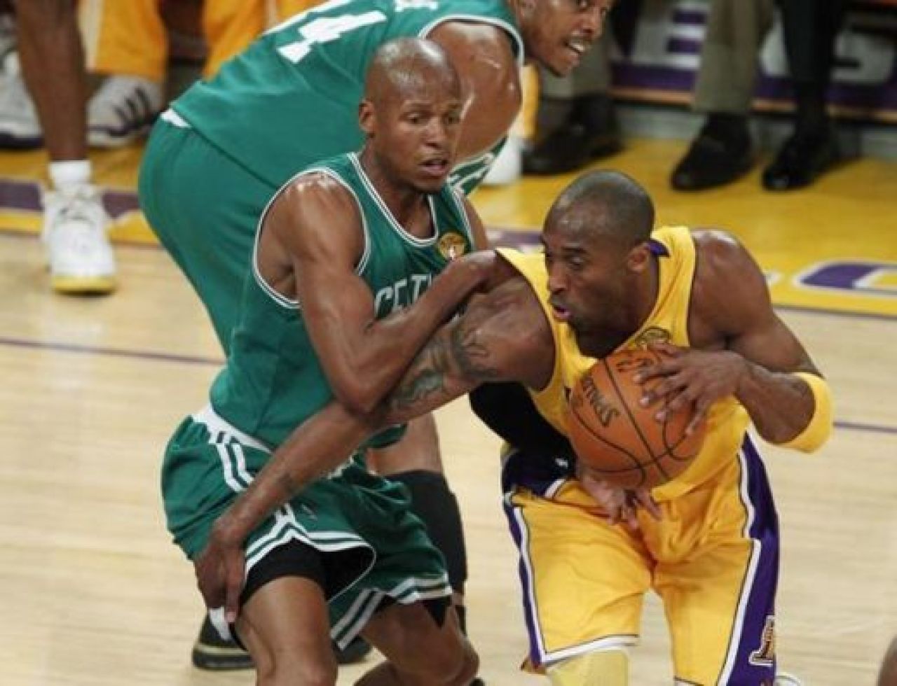 Lakers a batut Boston! Cel mai tare slam al finalei: Vezi care este scorul finalei VIDEO _15