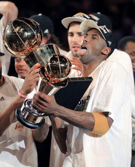 LA Lakers a castigat finala NBA! Bryant MVP: Cum au sarbatorit fanii:_16