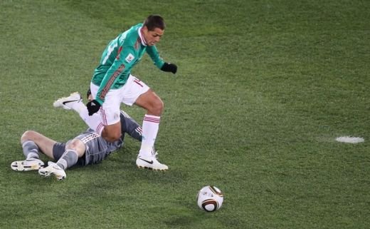 VIDEO Istoria se repeta! Bunicul lui Chicharito Hernandez a dat gol Frantei la mondialul din '54!_3