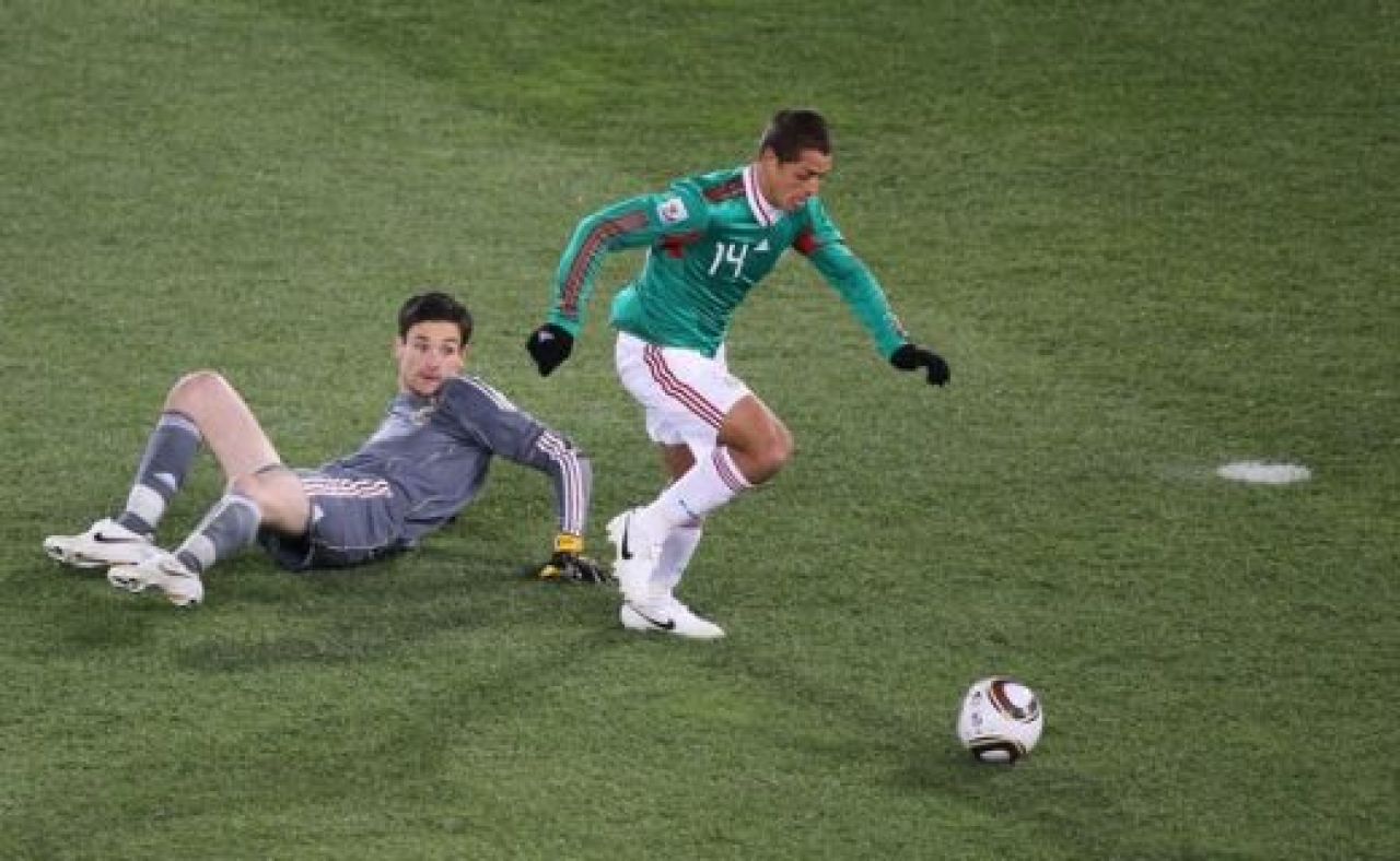 VIDEO Istoria se repeta! Bunicul lui Chicharito Hernandez a dat gol Frantei la mondialul din '54!_5