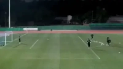 FANTASTIC! Messi a ramas masca! Vezi cum trage Maradona de 5 ori in VINCLU cu Jabulani!