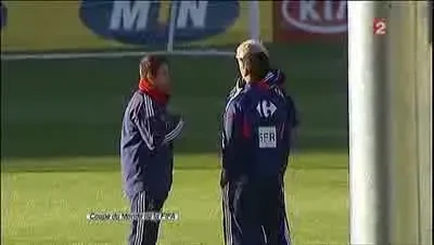 VIDEO INIMAGINABIL: Evra s-a BATUT cu preparatorul fizic! Franta refuza sa se mai antreneze!