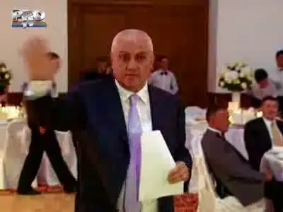 Super show la botezul lui Mitica! Cum au dansat Meme si Olaroiu pe Delia si Clejanii!