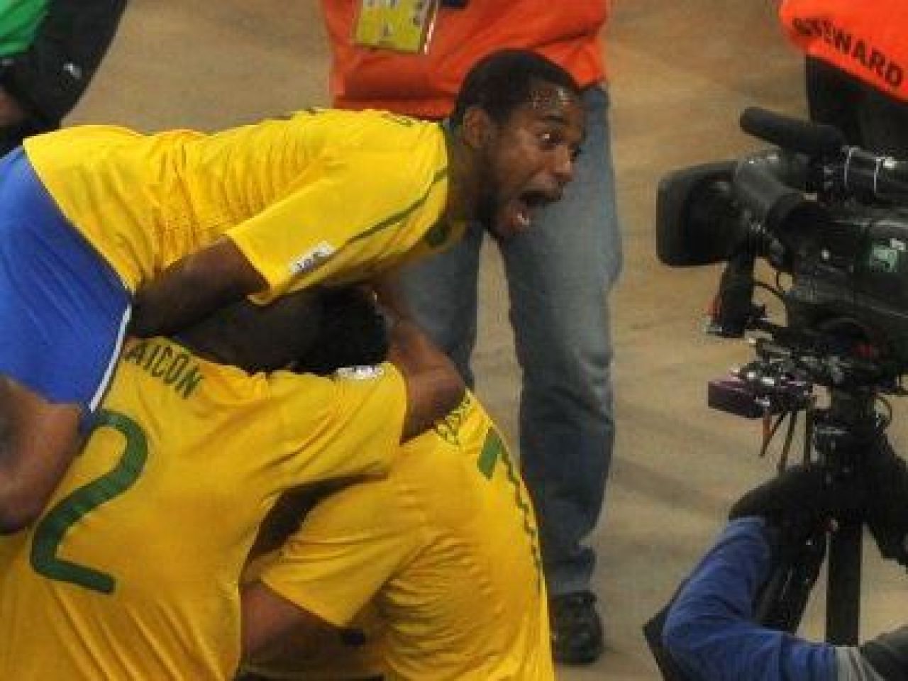Final cu scandal! Brazilia e in optimi, Kaka e eliminat: Brazilia 3-1 Coasta de Fildes! Vezi rezumat_3
