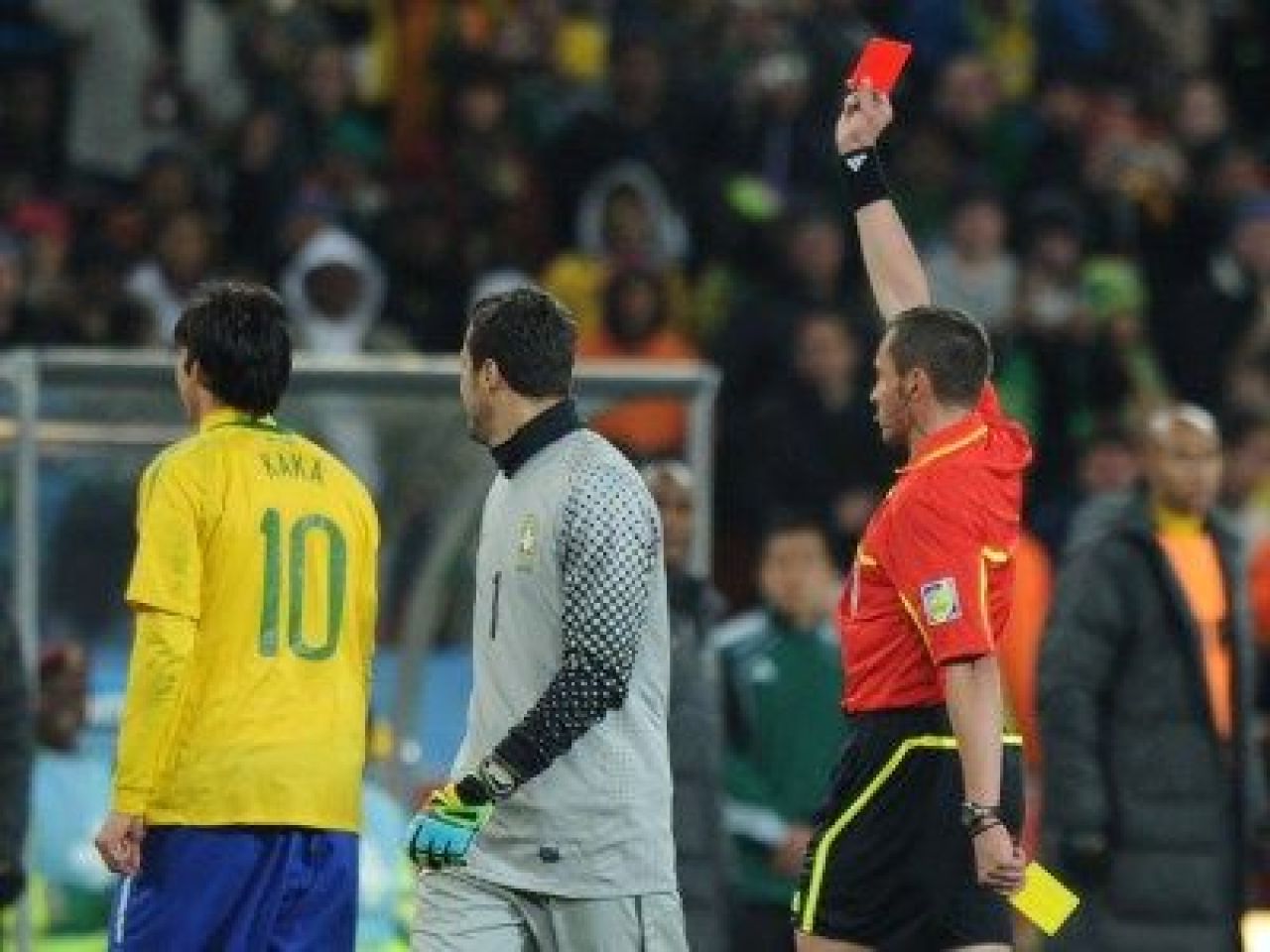 Final cu scandal! Brazilia e in optimi, Kaka e eliminat: Brazilia 3-1 Coasta de Fildes! Vezi rezumat_5