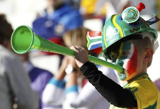 EI au inventat VUVUZELA!_2