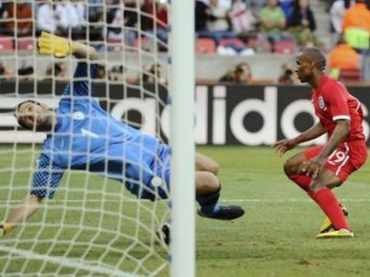 Anglia este in optimi: Slovenia 0-1 Anglia! La finalul meciului, Slovenia era calificata_8