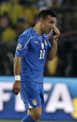 FOTO / Cum a PLANS Quagliarella dupa ce a fost eliminat de la Mondial! Nu mai voia sa plece de pe teren:_12