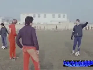 Cine este personajul din imagine?