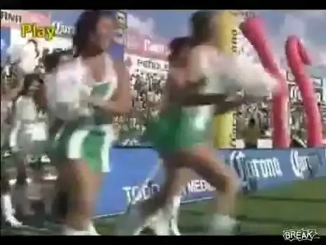 VIDEO Asta e cel mai norocos steag din lume! :))