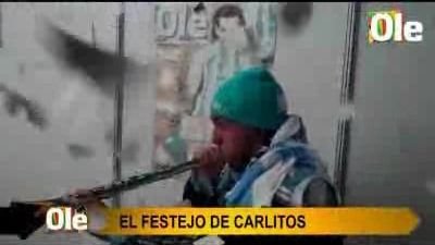 VIDEO TARE! Tevez vrea sa-i SUFLE mondialul Braziliei... cu vuvuzela :)