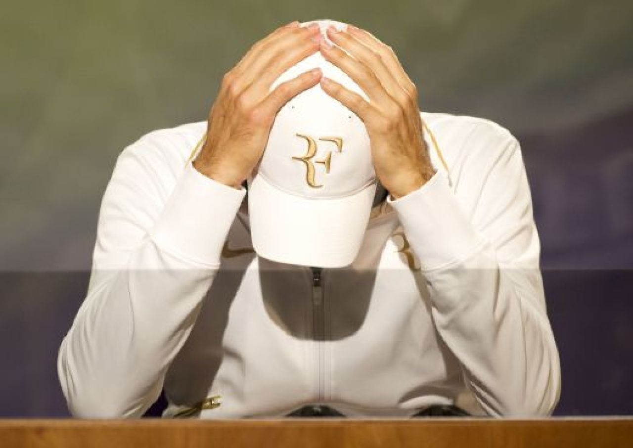 FOTO Federer, cu ochii in lacrimi! A ajuns pe 3 in clasamentul ATP! Vezi ce probleme are!_3