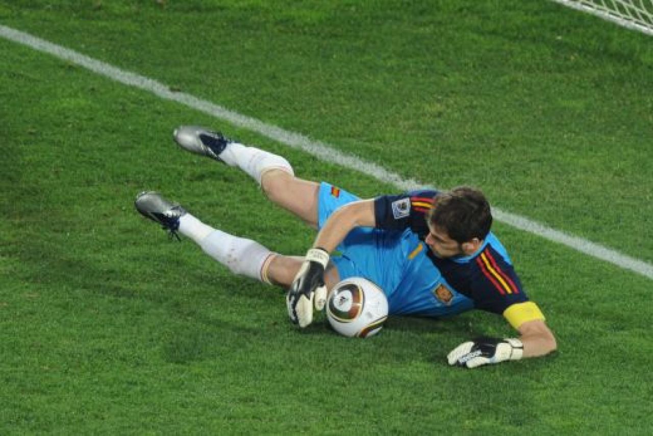 Imagini incredibile! 2 penaltyuri ratate, unul anulat si unul neacordat dupa un fault CLAR in doar 3 minute!_1