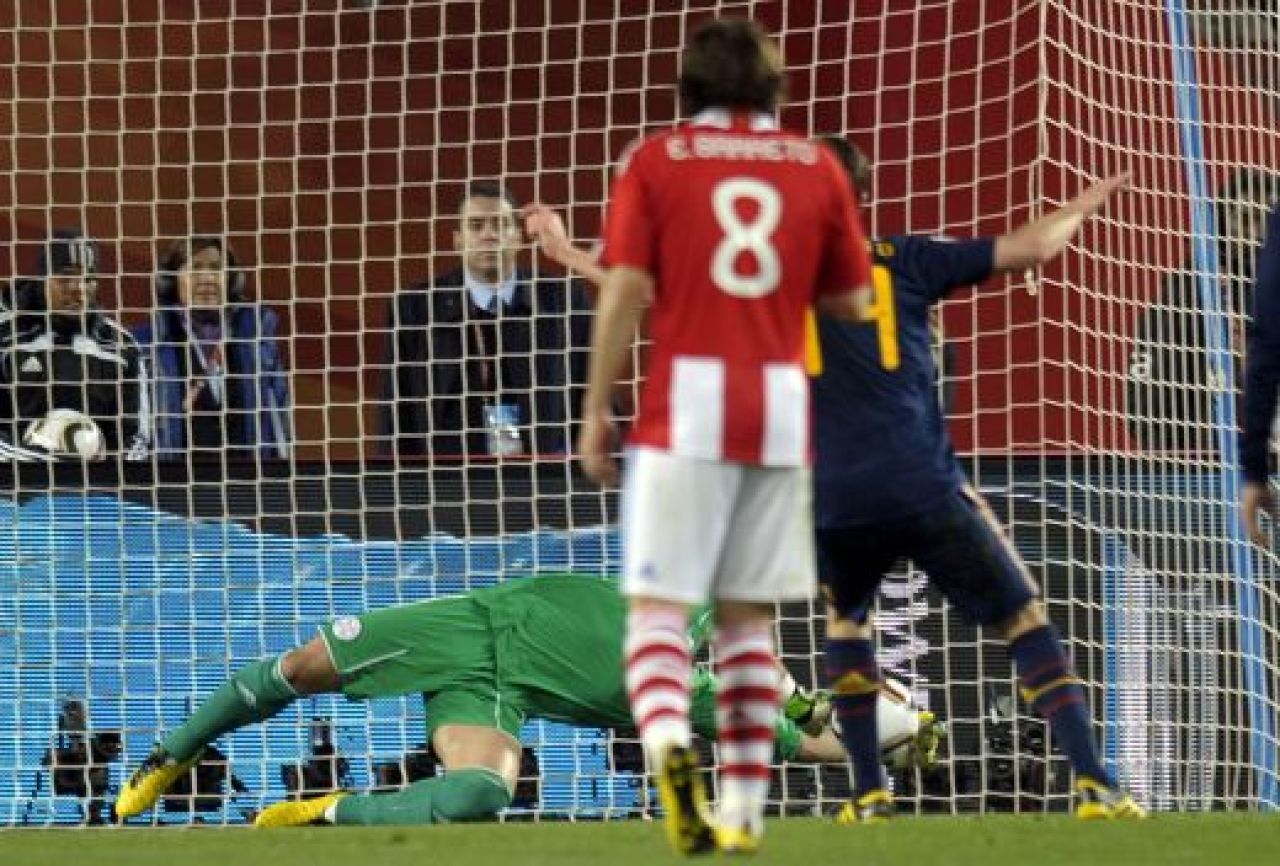 Imagini incredibile! 2 penaltyuri ratate, unul anulat si unul neacordat dupa un fault CLAR in doar 3 minute!_4