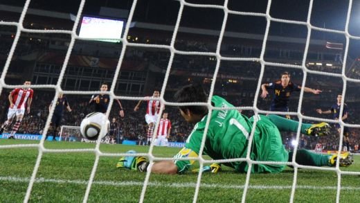 Imagini incredibile! 2 penaltyuri ratate, unul anulat si unul neacordat dupa un fault CLAR in doar 3 minute!_9