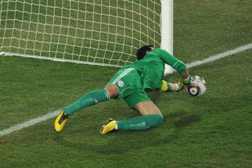 Imagini incredibile! 2 penaltyuri ratate, unul anulat si unul neacordat dupa un fault CLAR in doar 3 minute!_10