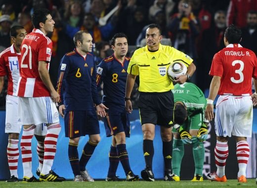 Imagini incredibile! 2 penaltyuri ratate, unul anulat si unul neacordat dupa un fault CLAR in doar 3 minute!_12