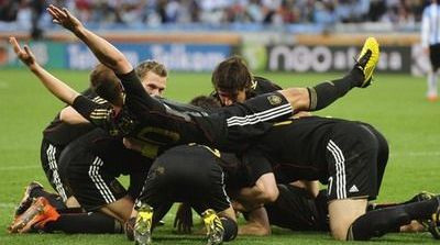 Nemtii si-au schimbat nationala in urma unui sondaj! O poveste uluitoare despre cum se face o echipa!