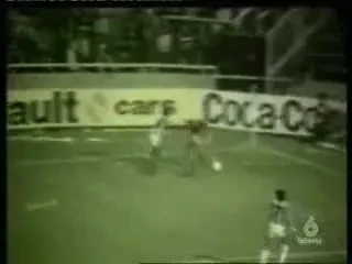 VIDEO / De unde a invatat Suarez sa apere cu mana? Kempes a avut cel mai NESIMTIT hent din istorie: