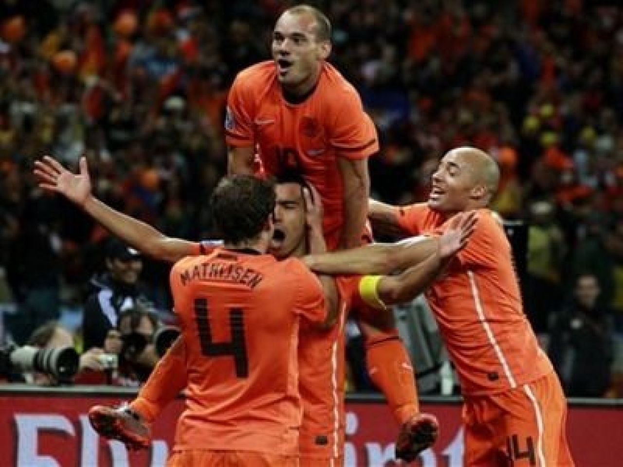 OLANDA este in FINALA Cupei Mondiale! Olanda 3-2 Uruguay! Vezi rezumatul:_25