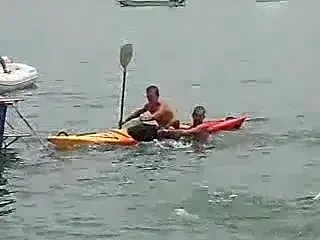 FOTO: Noul sport national in Spania: salveaza taurul de la inec!