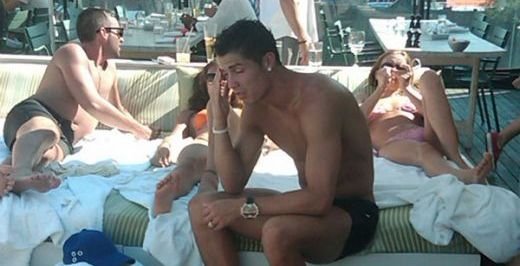 FOTO: Ronaldo, barbatul perfect: se epileaza si isi vopseste unghiile de la picioare!_3