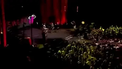 VIDEO Show incendiar la prezentarea lui Lebron James!