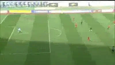 Un coreean reinventeaza fotbalul: gol SENZATIONAL de la jumatatea terenului!