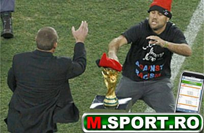 VIDEO Jimmy Jump a incercat sa 'FURE' Cupa Mondiala chiar la FINALA!_3