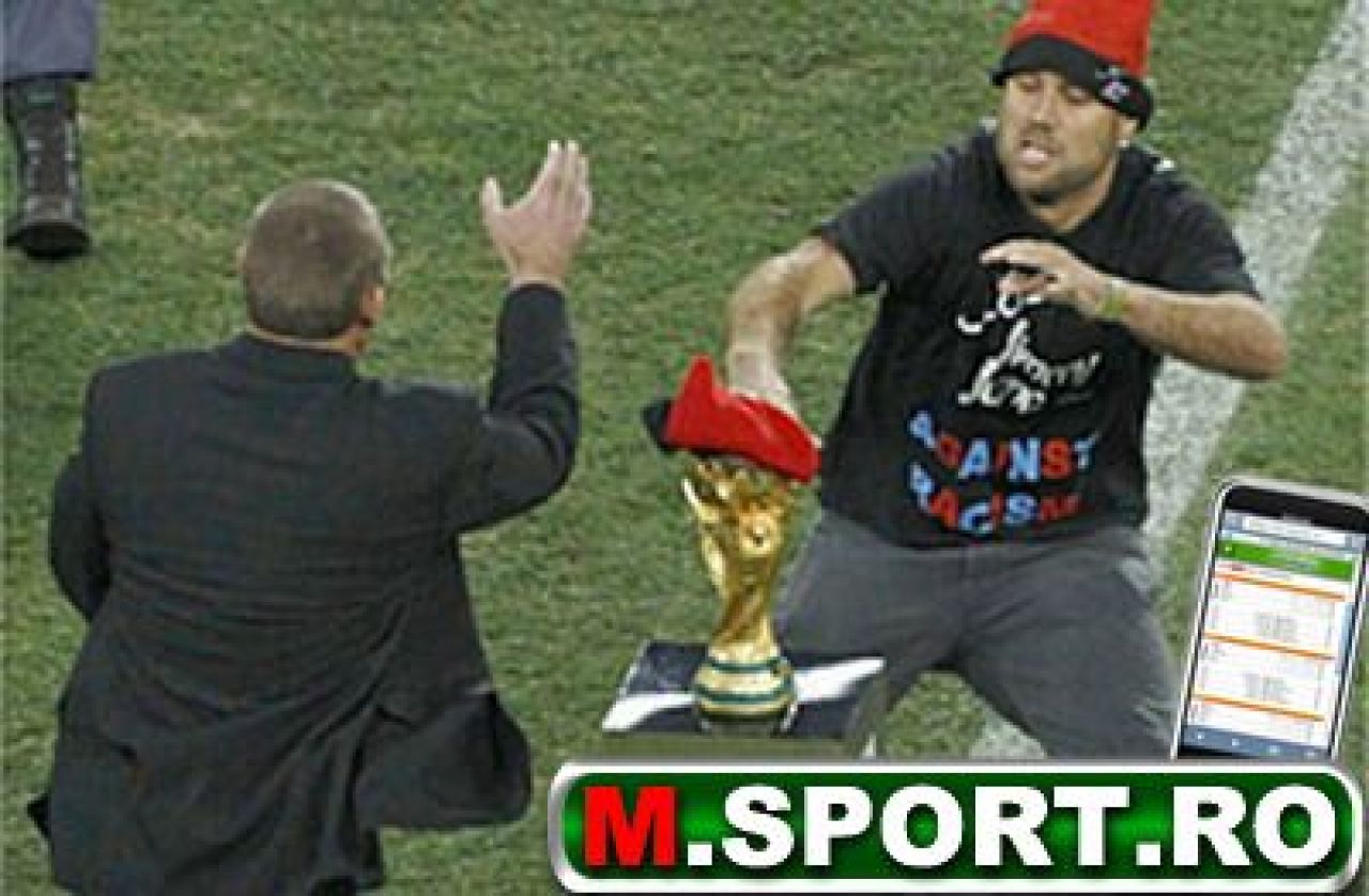 VIDEO Jimmy Jump a incercat sa 'FURE' Cupa Mondiala chiar la FINALA!_3