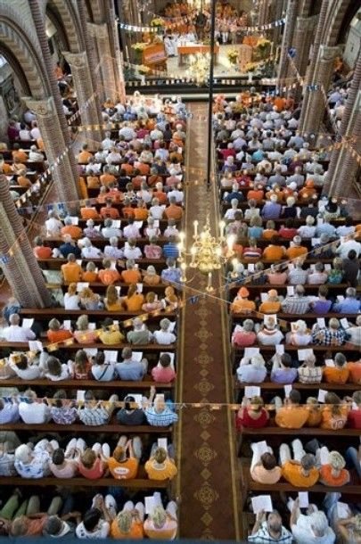 TARE! Fotbalul bate religia! Un preot olandez a atacat caracatita Paul intr-o slujba pentru finala!_2