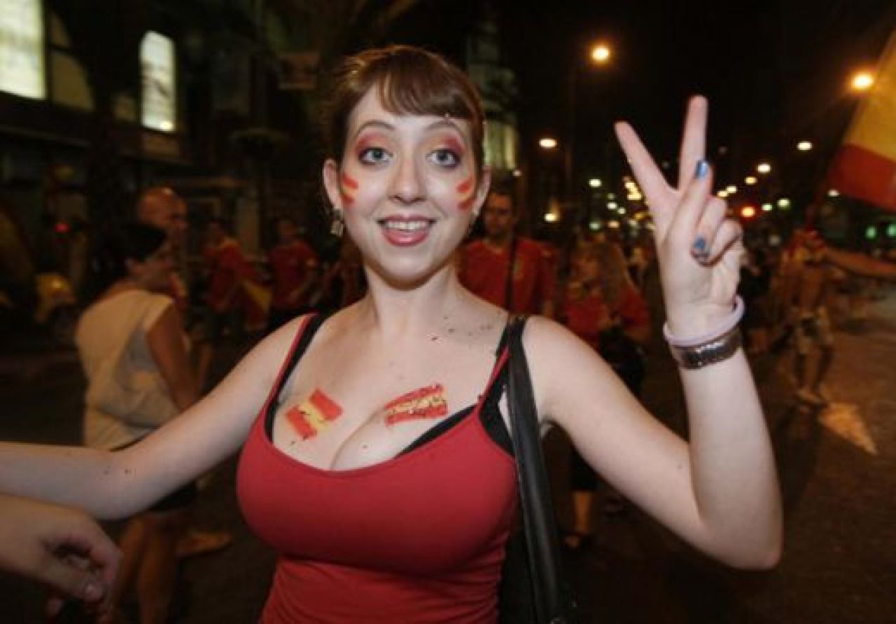 SUPER FOTO: Beti de bucurie! Cum au sarbatorit spaniolii castigarea Cupei Mondiale!_6