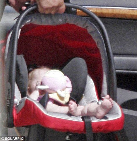 FOTO / Primele poze cu COPILUL lui Cristiano Ronaldo!