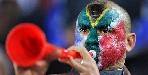 Luni se decide daca se vor interzice vuvuzelele in Liga I! Ce decizie vrei?