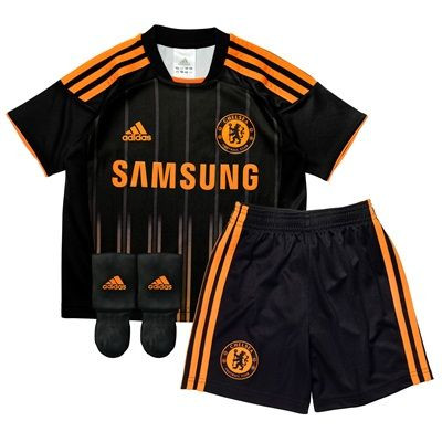 FOTO: Echipamentul de rezerva al lui Chelsea e negru!_4