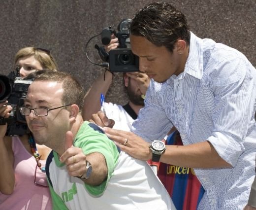 FOTO / Adriano a fost prezentat la Barca: 