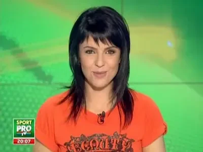 MUICA!! Vezi cum s-a imbracat Ada Nechida la nunta lui Dananae!