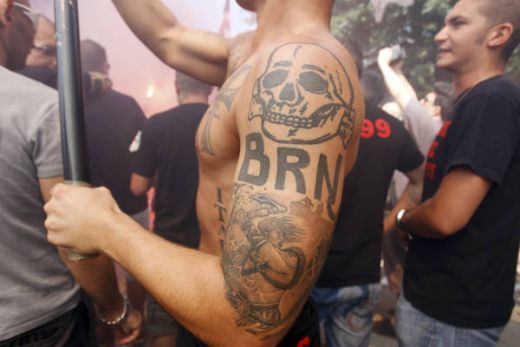 Berlusconi, huiduit la reunirea Milanului! Vezi ce mesaje au avut fanii si cum l-au primit pe Ronaldinho!_7