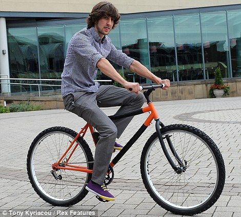 FOARTE TARE! Cel mai tare sistem anti-furt! Bicicleta care se infasoara de stalp!_3