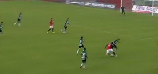 VIDEO FAZA ANULUI! Si-a ametit adversarul cu driblinguri iar arbitrul a dat fault!