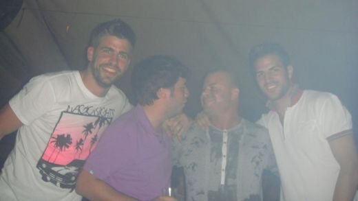 FOTO: Nicu Gheara a dat o SUPER petrecere la Ibiza cu Puyol, Fabregas, Pique si Shakira!_9